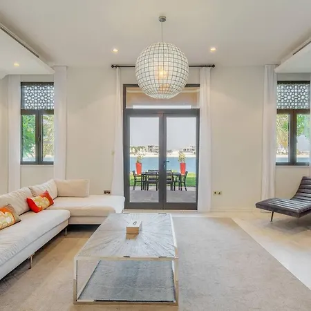 Frond F, Beachfront Villa, Palm Jumeirah - Mint Stay Дубай Экстерьер фото