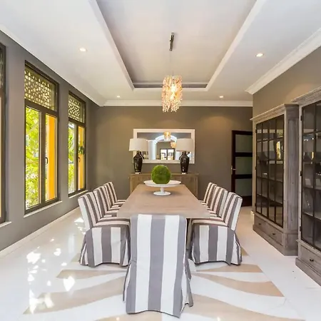 Frond F, Beachfront Villa, Palm Jumeirah - Mint Stay Дубай Экстерьер фото