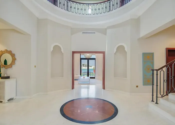 Frond F, Beachfront Villa, Palm Jumeirah - Mint Stay