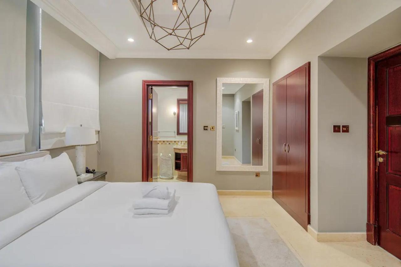 Frond F, Beachfront Villa, Palm Jumeirah - Mint Вилла Дубай