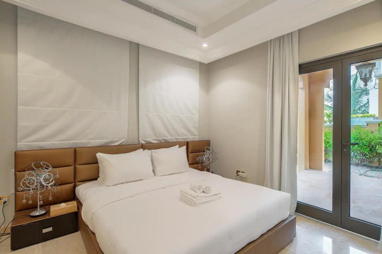 Frond F, Beachfront Villa, Palm Jumeirah - Mint Вилла
